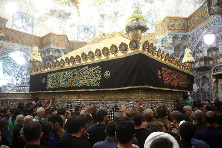 گزارش تصویری | حال و هوای حرم قم در شام شهادت امام صادق (ع)