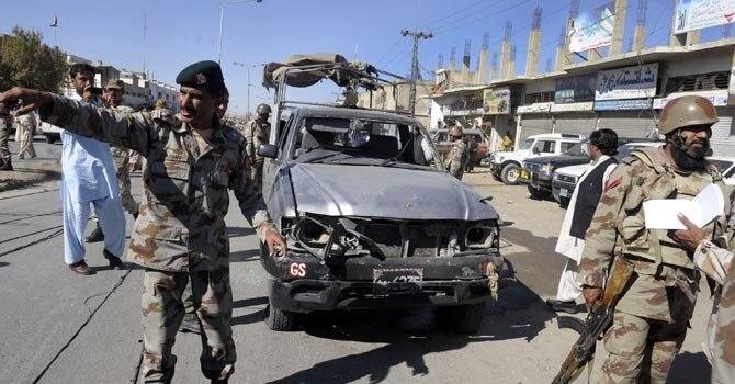 Li bajarê Kuweytê yê Pakistanê di teqînekê de 4 kes hatin kuştin. Li bajarê Kuweytê yê Pakistanê di teqînekê de 4 kes hatin kuştin.