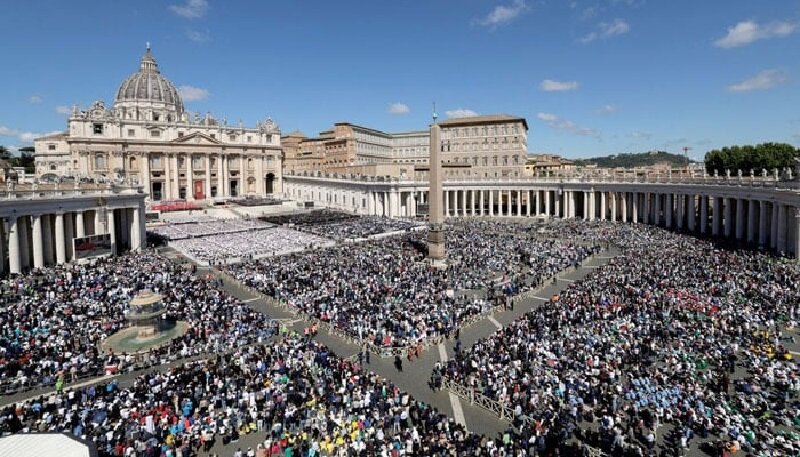 پوپ فرانسس کی آخری رسومات کی ادائیگی سینٹ پیٹرز باسیلیکا میں شروع
