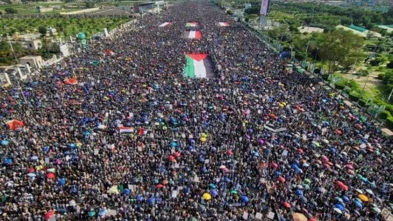 Dubban 'Yan Ƙasar Yemen Ne Suka Gudanar Da Zanga-Zanga A Faɗin Ƙasar Domin Yin Allah Wadai Da Ta'addancin Amurka Da Isra'ila Dubban 'Yan Ƙasar Yemen Ne Suka Gudanar Da Zanga-Zanga A Faɗin Ƙasar Domin Yin Allah Wadai Da Ta'addancin Amurka Da Isra'ila