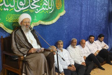 تجلیل آیت‌الله فقیهی از خدمات آستان قدس رضوی/ تأکید بر خدمت‌رسانی بیشتر به زائران امام رضا(ع)