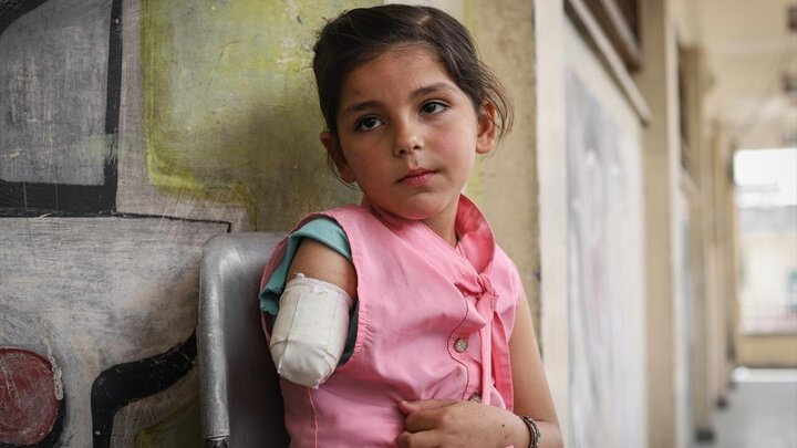Photos: Palestinian girl clinging to life with one hand