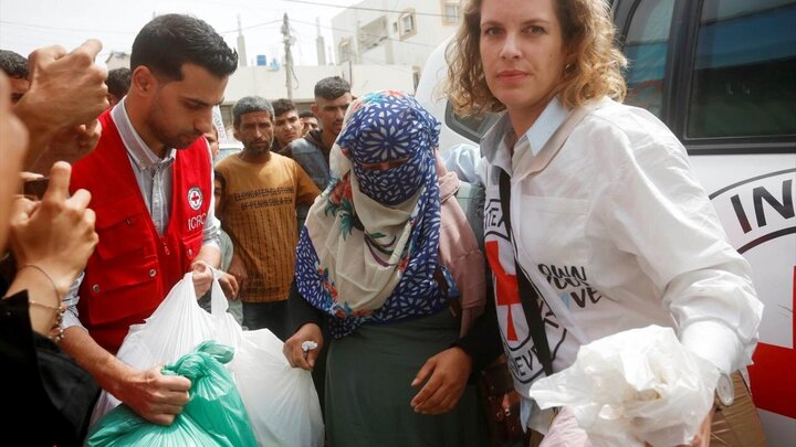 Photos: 12 Palestinians released from Israeli prisons