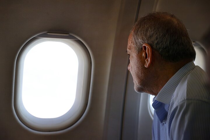 بازدید هوایی پزشکیان از بندر شهید رجایی