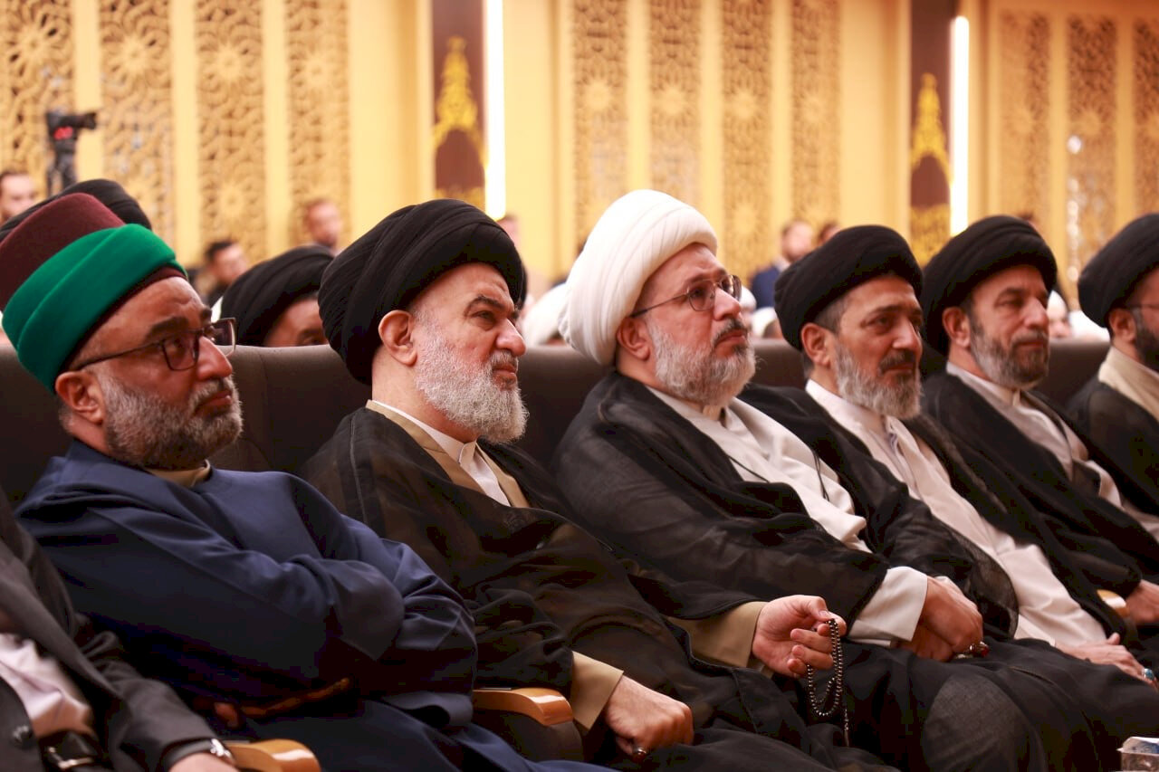 تجلیل آستان مقدس عباسی از علامه سید احمد اشکوری و رونمایی از موسوعه مؤلفات الإمامیة