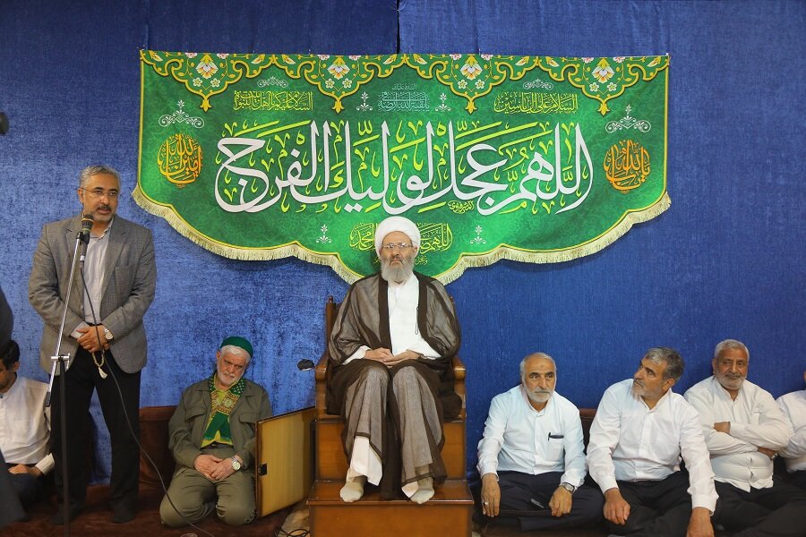 تجلیل آیتالله فقیهی از خدمات آستان قدس رضوی/ تأکید بر خدمترسانی بیشتر به زائران امام رضا(ع)