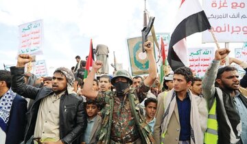 Le Forze Armate yemenite annunciano un attacco riuscito contro la portaerei statunitense "Truman"