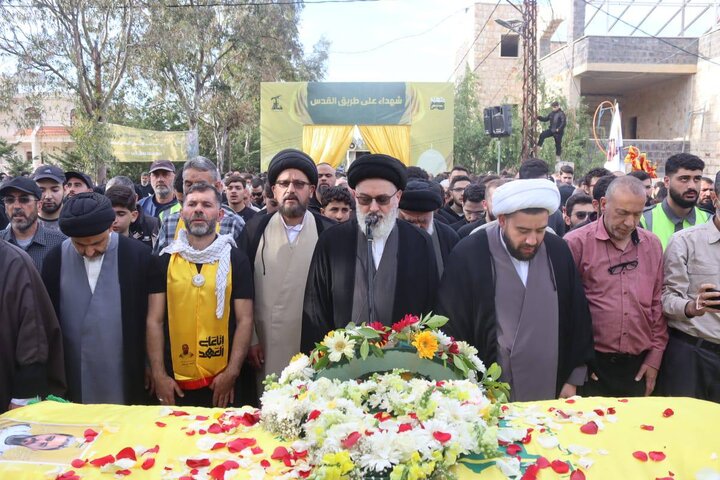 حزب الله وجماهير المقاومة يشيّعون الشّهيد محمود عطوي في شقرا