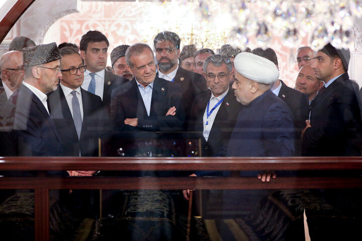 Photos: Iran President visits Bibi-Heybat shrine in Baku