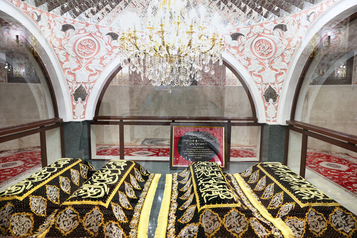 Photos: Iran President visits Bibi-Heybat shrine in Baku