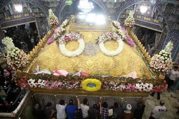 Informe fotográfico | El santuario de Hazrat Masoumeh adornado con flores durante la Década de la Karamat
