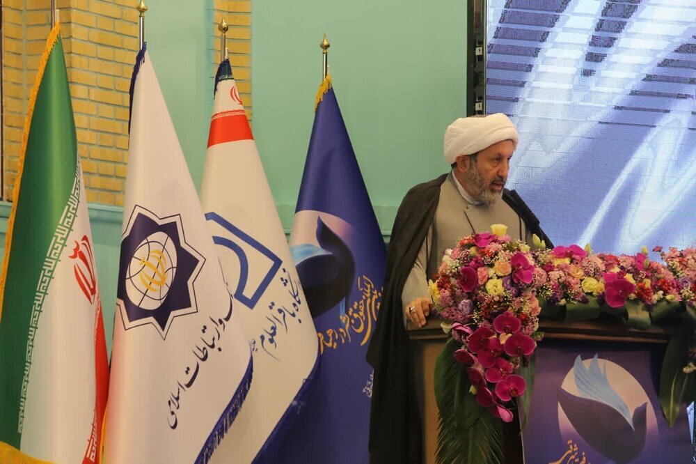 Int’l community is facing gross violation of human rights: Cleric