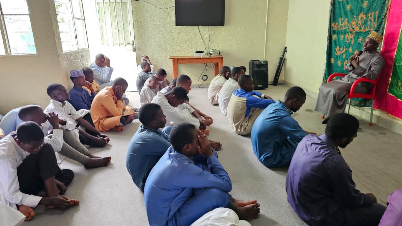 Hafla ya Kuzaliwa kwa Hadhrat Bibi Fatima Maasumah (s.a) Yafanyika katika Madrasat ya Imam Zain Al-A'bidin (a.s), nchini Burundi + Picha