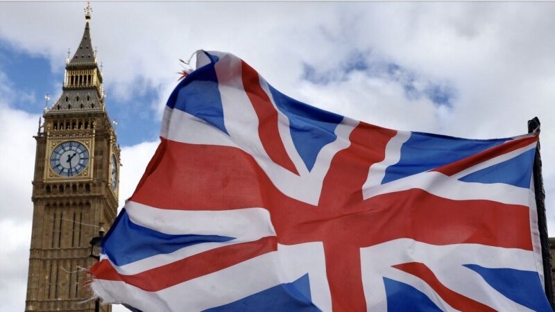 危機の崖っぷちのイギリス；増税もしくは公共サービス崩壊かの苦渋の選択