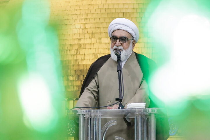 مراسم قراءة الخطبة مِن قِبَل خُدام العتبات المقدسة في إيران الإسلامية