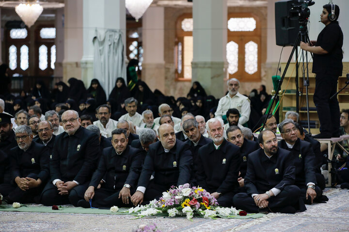 مراسم قراءة الخطبة مِن قِبَل خُدام العتبات المقدسة في إيران الإسلامية