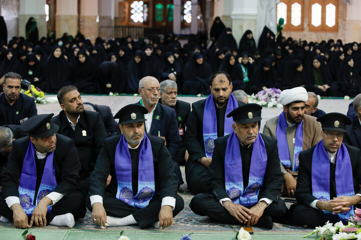 مراسم قراءة الخطبة مِن قِبَل خُدام العتبات المقدسة في إيران الإسلامية