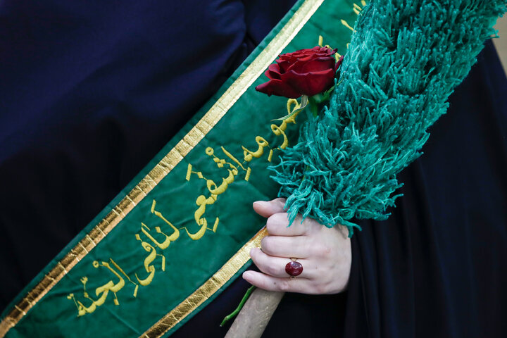 مراسم قراءة الخطبة مِن قِبَل خُدام العتبات المقدسة في إيران الإسلامية