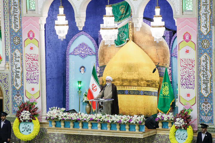 مراسم قراءة الخطبة مِن قِبَل خُدام العتبات المقدسة في إيران الإسلامية