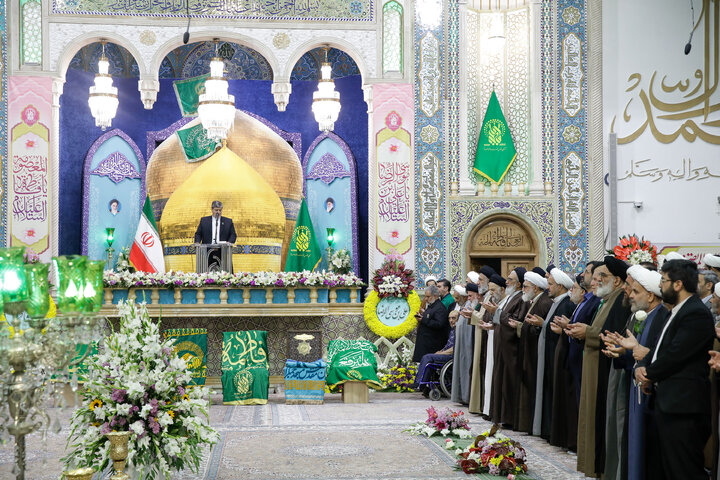 مراسم قراءة الخطبة مِن قِبَل خُدام العتبات المقدسة في إيران الإسلامية