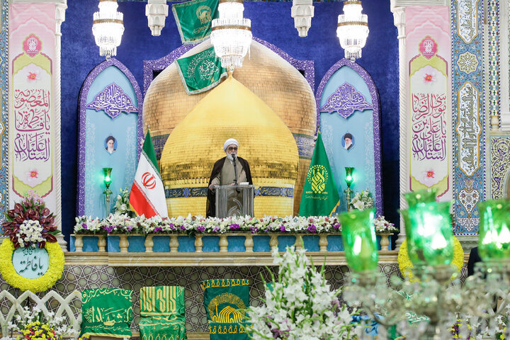 مراسم قراءة الخطبة مِن قِبَل خُدام العتبات المقدسة في إيران الإسلامية