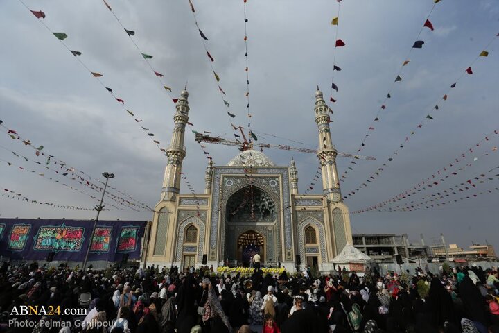 جشن روز دختر در حرم زینبیه اصفهان