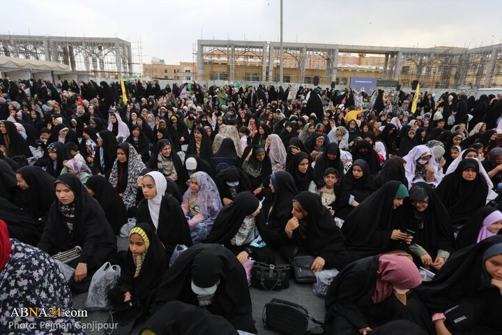 جشن روز دختر در حرم زینبیه اصفهان