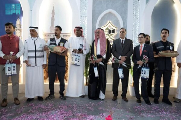 First group of Hajj pilgrims arrive in Medina, Saudi Arabia