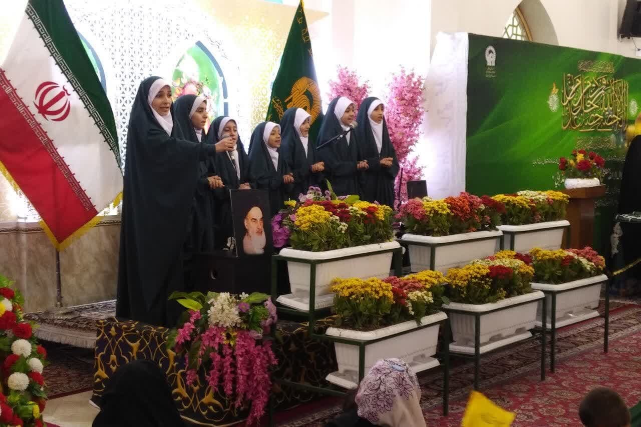 برگزاری جشن میلاد حضرت معصومه(س) توسط دختران کشورهای شبه قاره در حرم امام رضا(ع)
