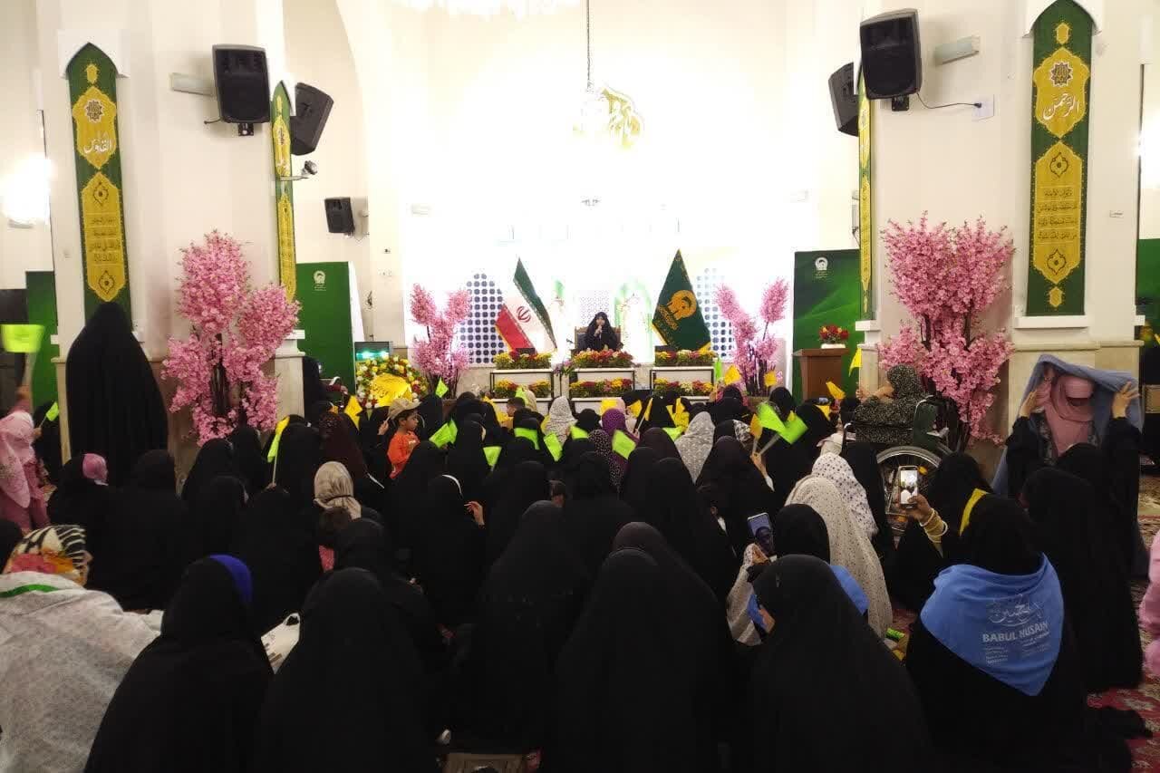 برگزاری جشن میلاد حضرت معصومه(س) توسط دختران کشورهای شبه قاره در حرم امام رضا(ع)