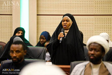 Une militante médiatique nigériane souligne l'importance de diffuser les enseignements d'Ahl al-Bayt (AS)