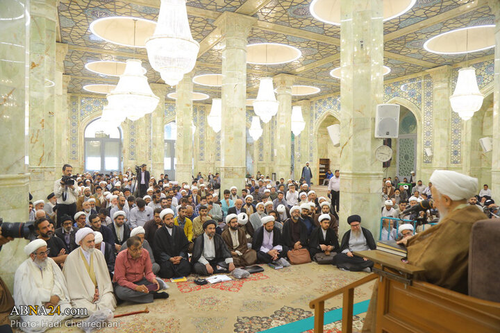 مراسم بزرگداشت مقام معلم و تقدیر از آیت‌الله جوادی آملی