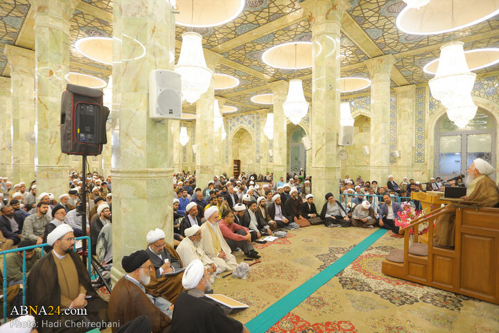 مراسم بزرگداشت مقام معلم و تقدیر از آیت‌الله جوادی آملی