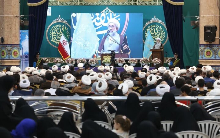 فراگیران جامعةالمصطفی مشعل های فروزان نشر توحید و عدالت در جهان هستند