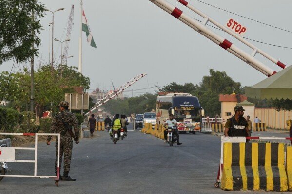 Pakistani PM Sharif urges global intervention to de-escalate conflict