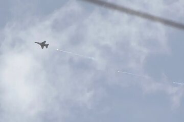 Israel Luncurkan Serangan Udara Dekat Istana Kepresidenan Suriah