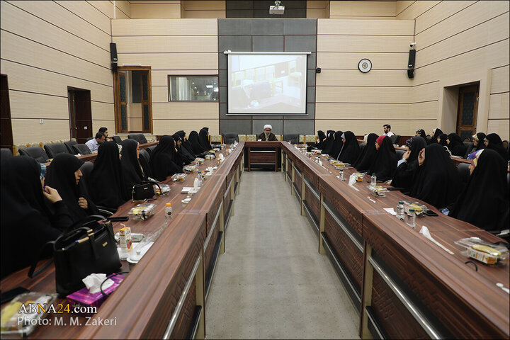 Photos: Group of students from University of Gilan Province with Ayatollah Ramazani