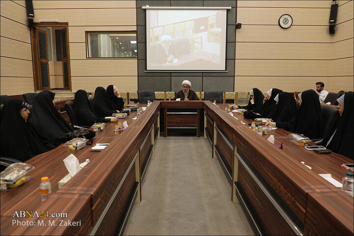 Photos: Group of students from University of Gilan Province with Ayatollah Ramazani