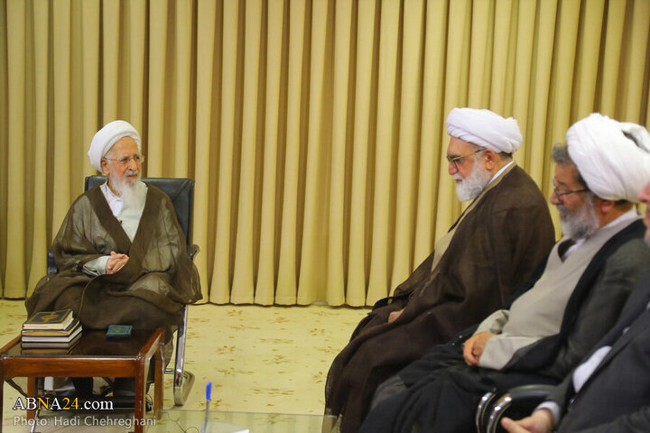 Photos: Custodian of Imam Reza Holy Shrine meets with Ayatollah Javadi Amoli