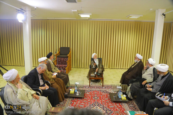 Photos: Custodian of Imam Reza Holy Shrine meets with Ayatollah Javadi Amoli