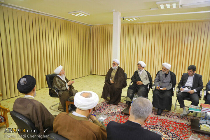 Photos: Custodian of Imam Reza Holy Shrine meets with Ayatollah Javadi Amoli