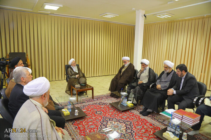 Photos: Custodian of Imam Reza Holy Shrine meets with Ayatollah Javadi Amoli