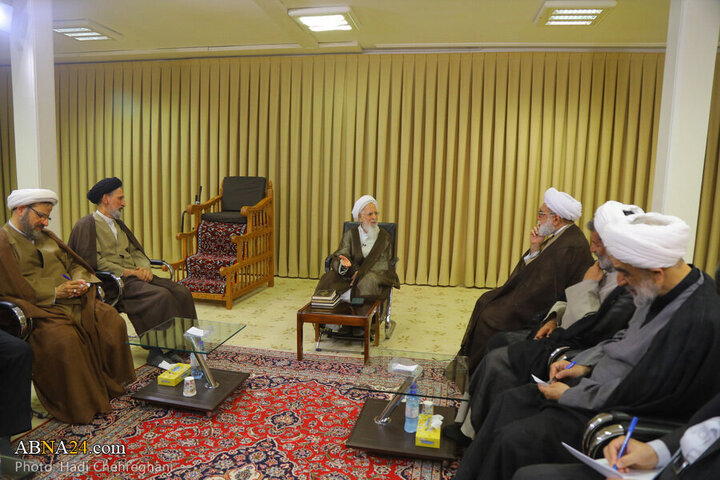 Photos: Custodian of Imam Reza Holy Shrine meets with Ayatollah Javadi Amoli
