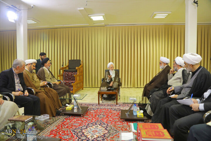 Photos: Custodian of Imam Reza Holy Shrine meets with Ayatollah Javadi Amoli