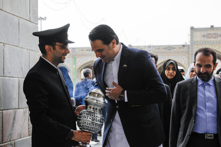 Photos: Pakistan PM's special assistant visits Imam Reza Shrine
