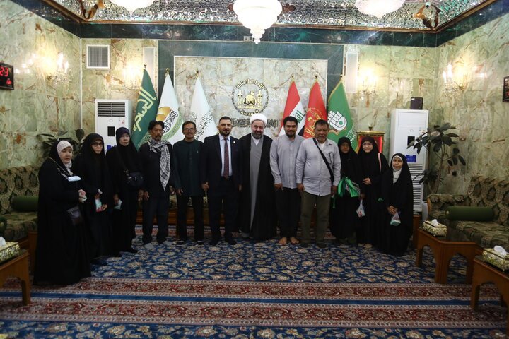 شیعیان تایلندی از حرم امام حسین (ع) دیدن کردند/ شمار پیروان اهل‌بیت(ع) در تایلند به ۷۵ هزار نفر می‌رسد
