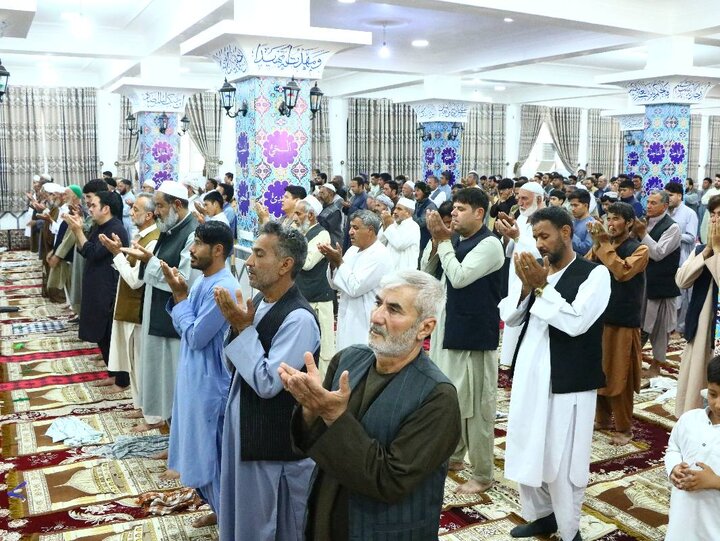 عکس خبری | نماز جمعه شیعیان هرات در مهدیه