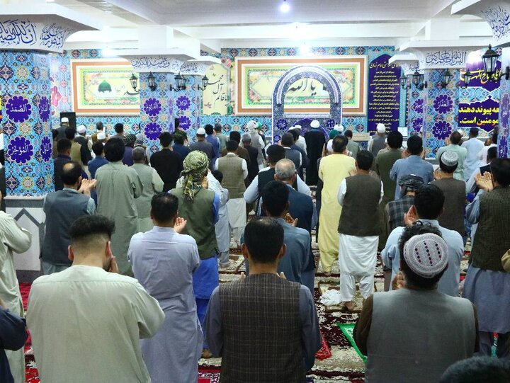 عکس خبری | نماز جمعه شیعیان هرات در مهدیه