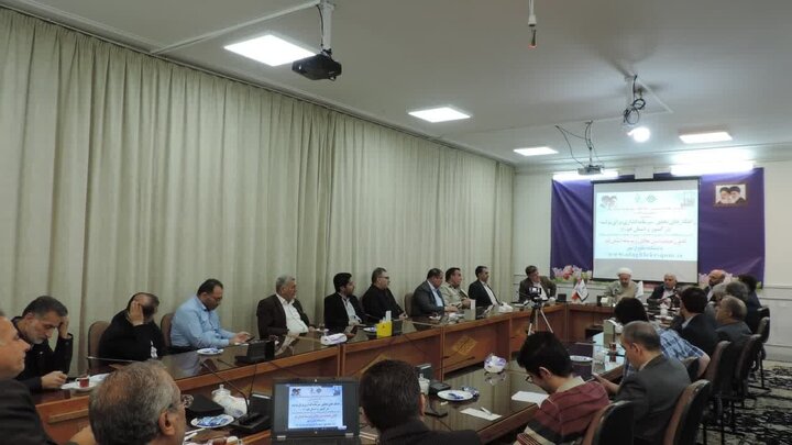 موانع سرمایه‌گذاری در استان قم توسط نخبگان بررسی شد/ افزایش مشارکت مردمی از طریق بسته‌های تشویقی
