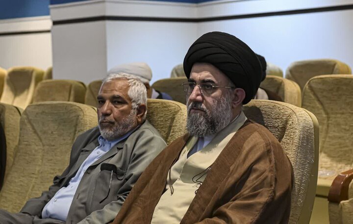 تصاویر| جلسه شورای فرهنگ عمومی و توسعه قرآنی فارس در سومین حرم اهل بیت(ع)